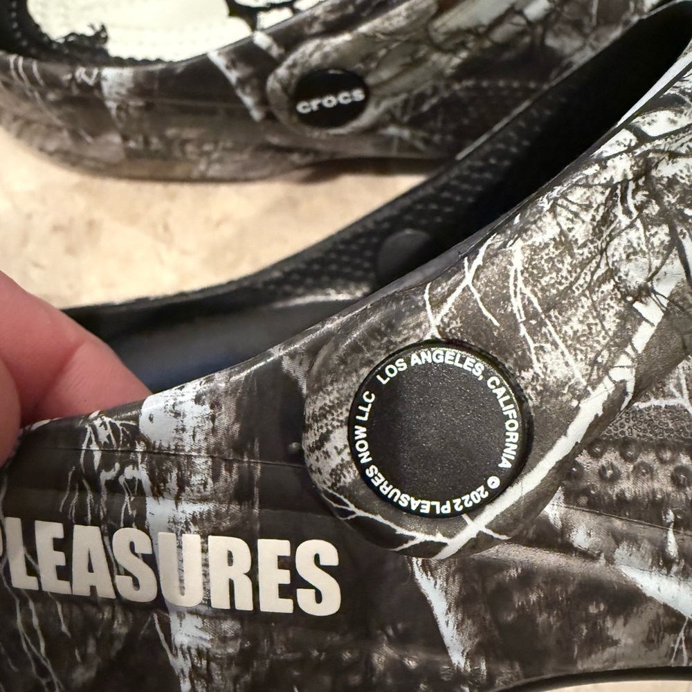 Pleasures Crocs real tree camo collab extremely rare size mens 6 womens 8 BNWT - Picture 4 of 9